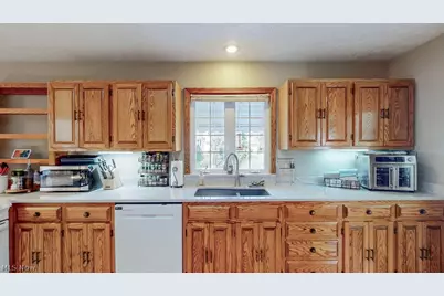 1067 Mohawk Trail SW, Hartville, OH 44632 - Photo 15