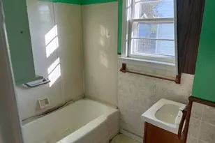 1839 9th St SW, Akron, OH 44314 - Photo 7