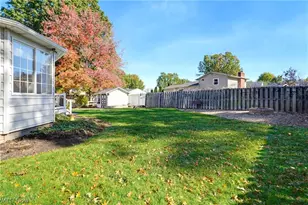 3317 Cherrywood Dr, Barberton, OH 44203 - Photo 35