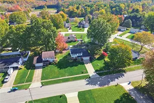 3317 Cherrywood Dr, Barberton, OH 44203 - Photo 3