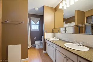 3317 Cherrywood Dr, Barberton, OH 44203 - Photo 25