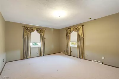 3317 Cherrywood Drive, Barberton, OH 44203 - Photo 23