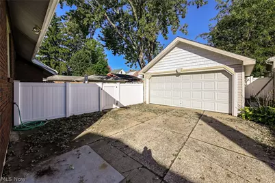 339 E Ford Avenue, Barberton, OH 44203 - Photo 29