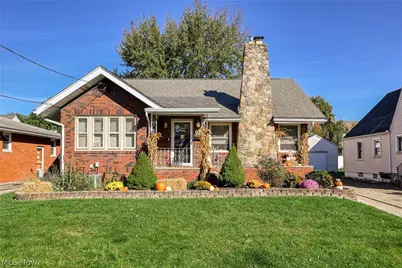 339 E Ford Avenue, Barberton, OH 44203 - Photo 1