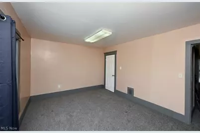 868 N Main Street, Akron, OH 44310 - Photo 13