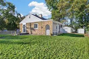 1022 Packard Dr, Akron, OH 44320 - Photo 1