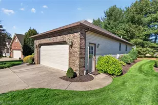601 Sonora Dr, Barberton, OH 44203 - Photo 3