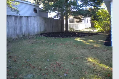 292 E Cassell Avenue, Barberton, OH 44203 - Photo 3