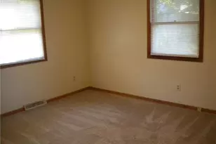292 E Cassell Ave, Barberton, OH 44203 - Photo 5
