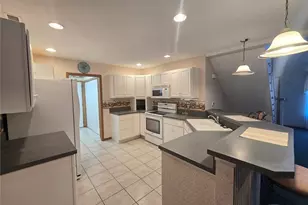 1425 Laurenbrook Ln NE, Massillon, OH 44646 - Photo 9