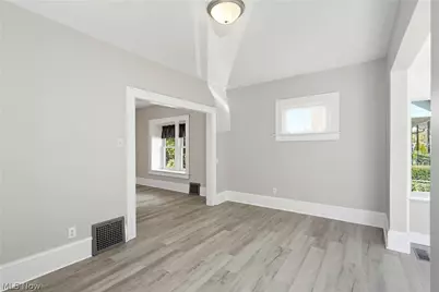 2642 6th Street, Cuyahoga Falls, OH 44221 - Photo 5