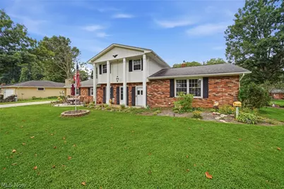 831 Oakcrest Lane NE, Massillon, OH 44646 - Photo 1