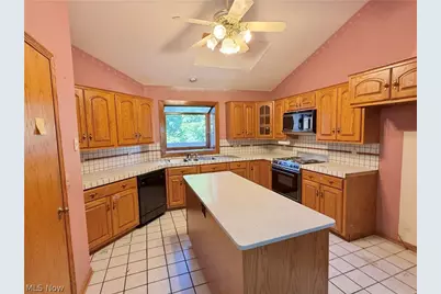 6899 Corrine Drive NW, Canton, OH 44718 - Photo 3