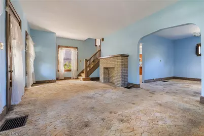 372 N Firestone Boulevard, Akron, OH 44301 - Photo 9