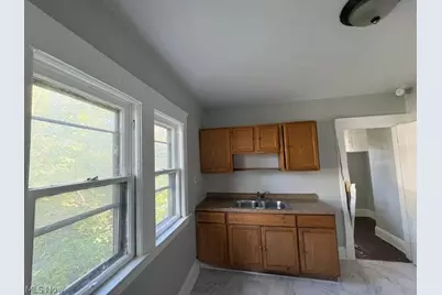 10114 Parkgate Avenue, Loveland, OH 44108 - Photo 7