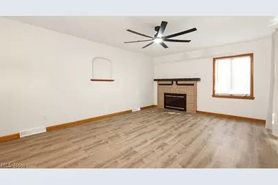 811 Hunt Street, Akron, OH 44306 - Photo 11