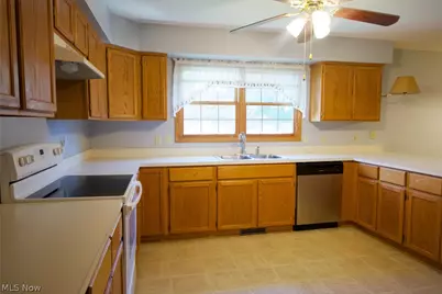 919 Baffin Drive, Canal Fulton, OH 44614 - Photo 7