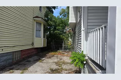 10605 Englewood Avenue, Loveland, OH 44108 - Photo 11