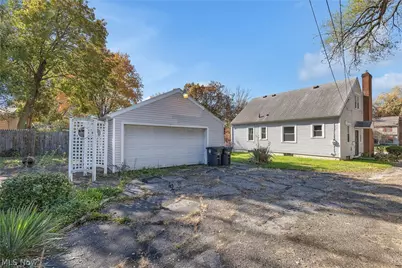 795 S Hawkins Avenue, Akron, OH 44320 - Photo 3
