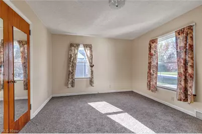 795 S Hawkins Avenue, Akron, OH 44320 - Photo 17