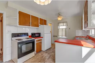 795 S Hawkins Avenue, Akron, OH 44320 - Photo 9