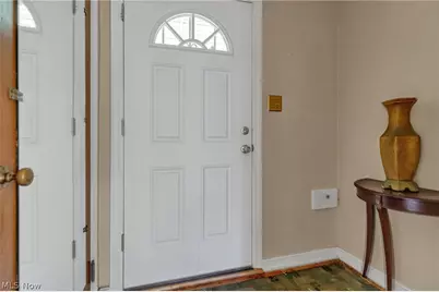 795 S Hawkins Avenue, Akron, OH 44320 - Photo 7