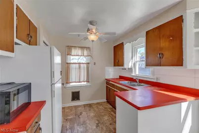 795 S Hawkins Avenue, Akron, OH 44320 - Photo 11
