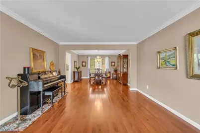 8411 N Bluff Drive, Grandview Heights, OH 44147 - Photo 7
