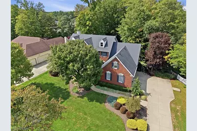 8650 Treetop Trail, Grandview Heights, OH 44147 - Photo 3