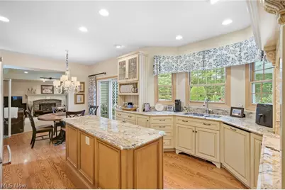 8650 Treetop Trail, Grandview Heights, OH 44147 - Photo 15