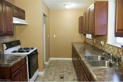 1708 18th Street NW, Canton, OH 44703 - Photo 5