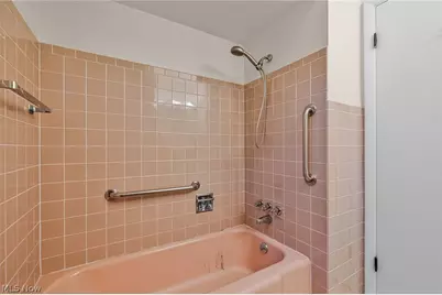 2812 E Wallings Road, Grandview Heights, OH 44147 - Photo 17