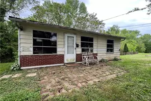 1057 N Kennebec Ave, McConnelsville, OH 43756 - Photo 1