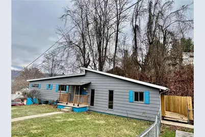 605 Jeanette Avenue, Martins Ferry, OH 43935 - Photo 1