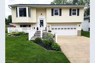 109 Meadowfield Court, Elyria, OH 44035 - Photo 1