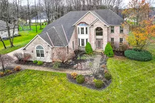 9965 Hidden Holw Trl, Grandview Heights, OH 44147 - Photo 1
