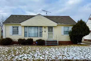 18719 Garden Blvd, Loveland, OH 44128 - Photo 1