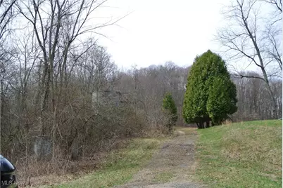 69517 Hopewell Road, Cambridge, OH 43725 - Photo 1