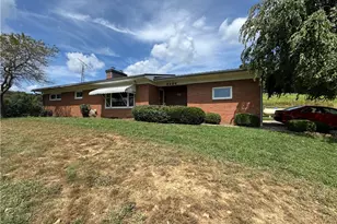 8236 Pleasant Valley Rd, Frazeysburg, OH 43822 - Photo 1