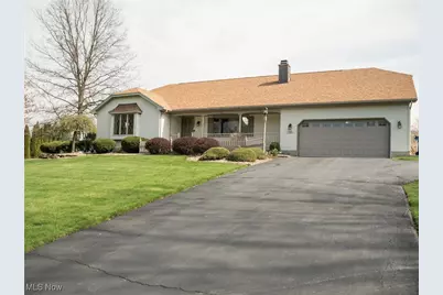 5481 Walnut Grove Circle, Struthers, OH 44471 - Photo 1
