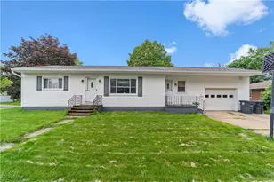 425 Warwick St, Akron, OH 44305 - Photo 1