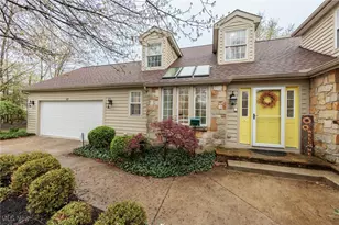 117 Royal Oak Dr, Aurora, OH 44202 - Photo 1