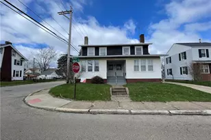 301 Roslyn Ave NW, Canton, OH 44708 - Photo 1