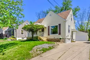 1717 Oakwood Ave, Akron, OH 44301 - Photo 1