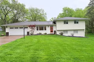 3569 N Karwood Dr, Port Clinton, OH 43452 - Photo 1