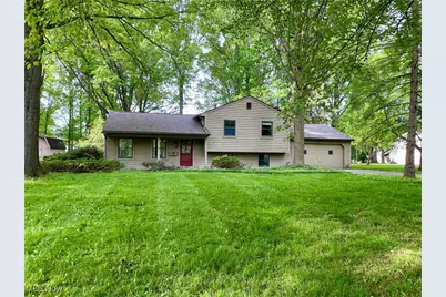 435 Bradford Drive, Canfield, OH 44406 - Photo 1