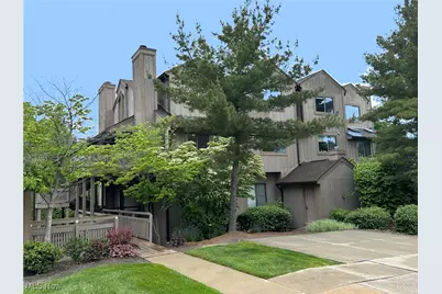 628 Meredith Lane, Cuyahoga Falls, OH 44223 - Photo 1