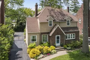 3280 Glencairn Rd, Huber Heights, OH 44122 - Photo 1