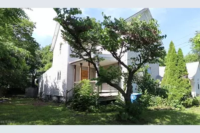 121 E 32nd Street, Lorain, OH 44055 - Photo 1
