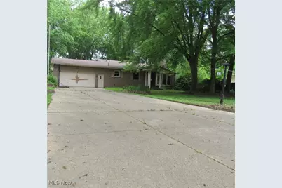 533 Sturgeon Drive, Akron, OH 44319 - Photo 1